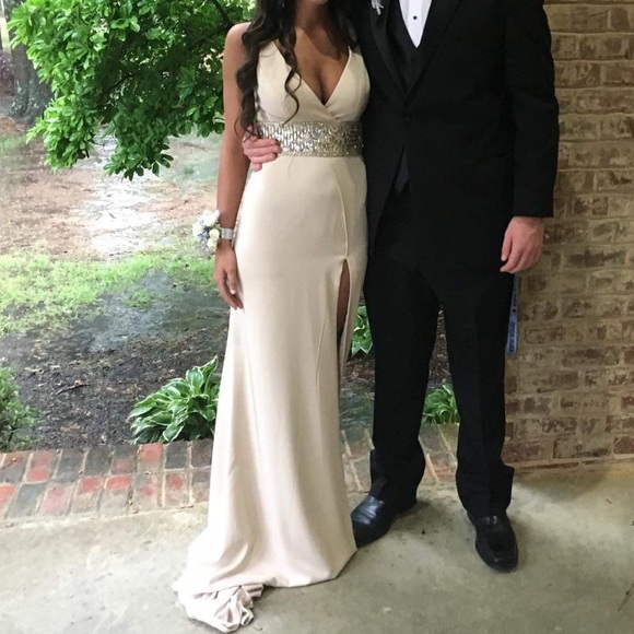 Mac Duggal Dresses & Skirts - Mac Duggal size 4 long dress! Mac Duggal Dresses & Skirts - Mac Duggal size 4 long dress!